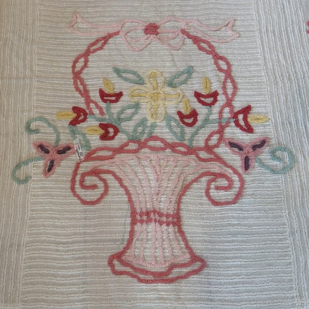 VTG Chenille Bed Spread White Pink Floral Basket Cottage Shabby Chic 90x81 Full
